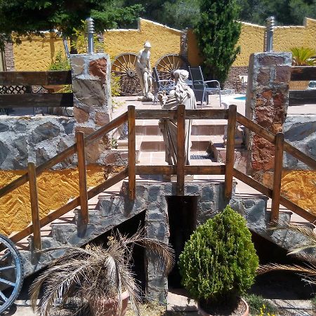 Hostal Sierra De Баса Екстер'єр фото