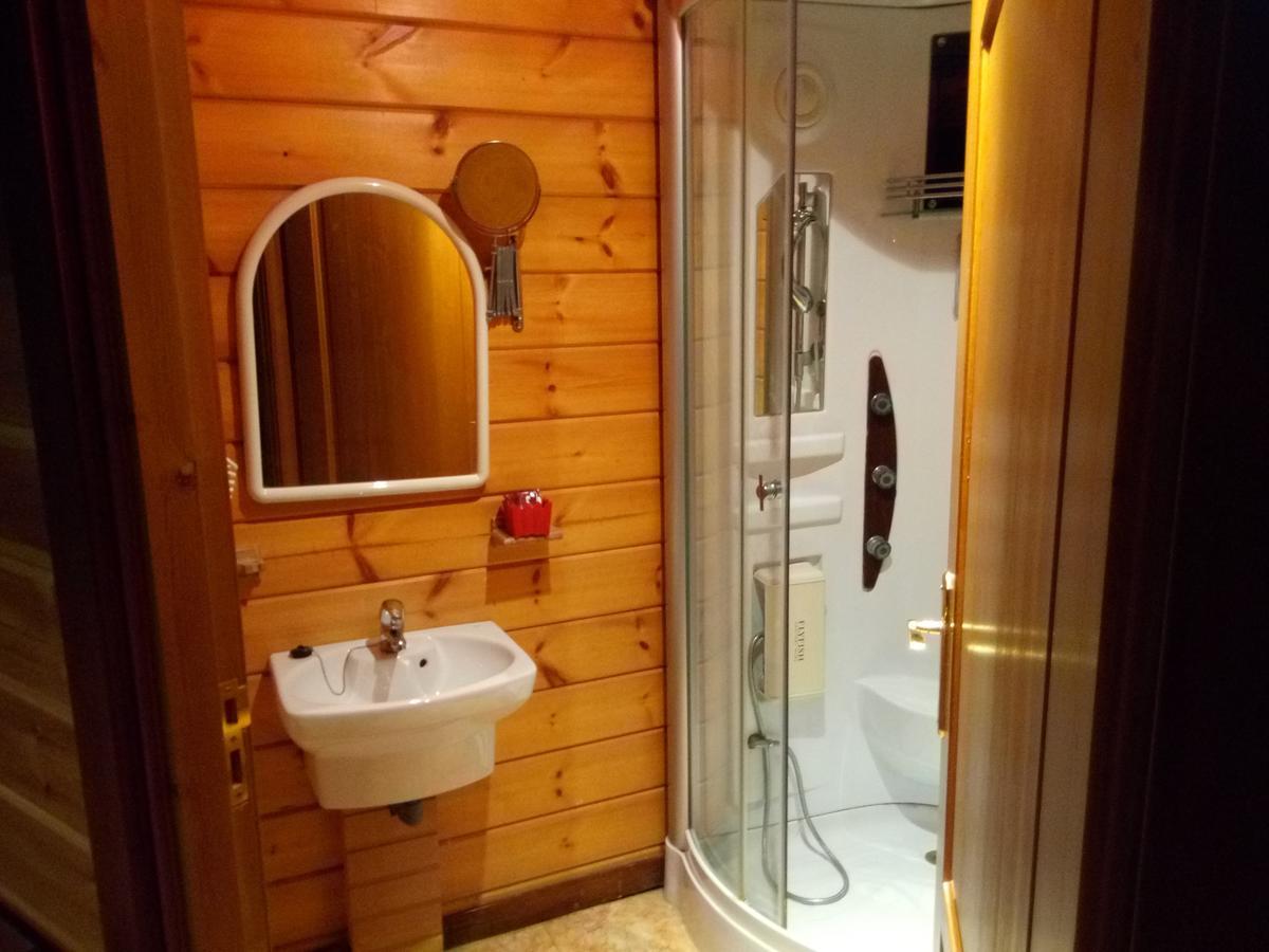 Hostal Sierra De Баса Екстер'єр фото